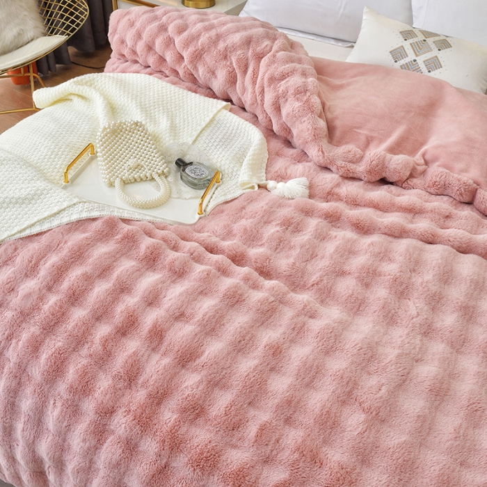 91家纺网 家纺一手货源 找家纺 启优 2023新款高端兔毛绒多功能毛毯380克兔毛绒被套 粉色
