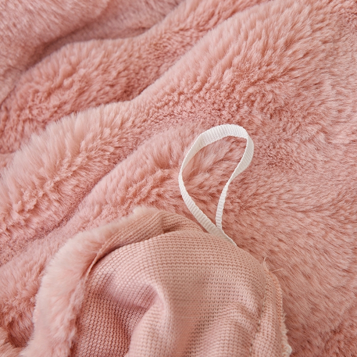 91家纺网 家纺一手货源 找家纺 启优 2023新款高端兔毛绒多功能毛毯380克兔毛绒被套 粉色