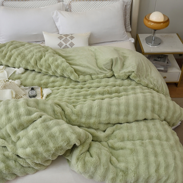 91家纺网 家纺一手货源 找家纺 启优 2023新款高端兔毛绒多功能毛毯380克兔毛绒被套 果绿色