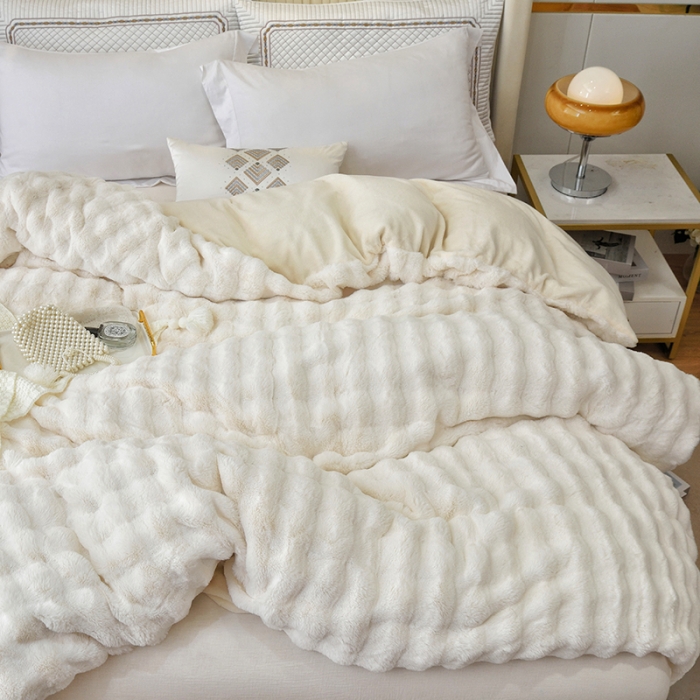 91家纺网 家纺一手货源 找家纺 启优 2023新款高端兔毛绒多功能毛毯380克兔毛绒被套 米白色