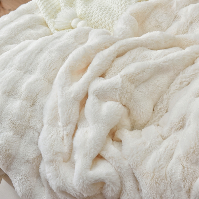91家纺网 家纺一手货源 找家纺 启优 2023新款高端兔毛绒多功能毛毯380克兔毛绒被套 米白色