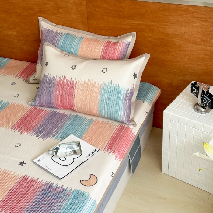 91家纺网 家纺一手货源 找家纺 觅糖 2023新款A类抗菌养生冰藤凉席平铺款床笠款 缤纷夏日