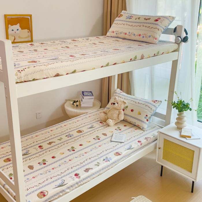 91家纺网 家纺一手货源 找家纺 金丝鸟 2023新款全棉全包床笠学生系列 蓝色花园