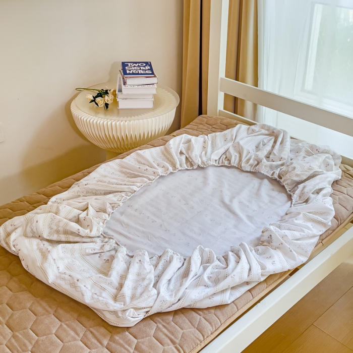 91家纺网 家纺一手货源 找家纺 金丝鸟 2023新款全棉全包床笠学生系列 烟雨枫间