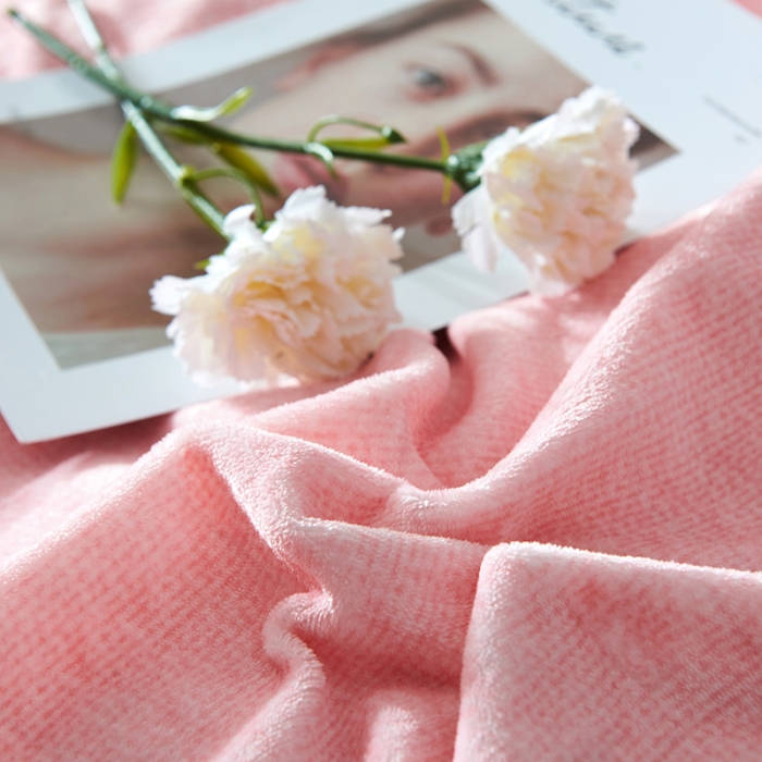 91家纺网 家纺一手货源 找家纺 梵克保罗 2024新款秋冬婴儿绒卡通轻奢刺绣四件套 伊诗曼-玉