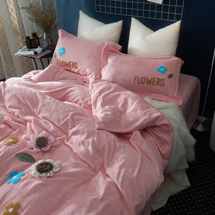 91家纺网 家纺一手货源 找家纺 梵克保罗 2024新款秋冬婴儿绒卡通轻奢刺绣四件套 伊诗曼-玉