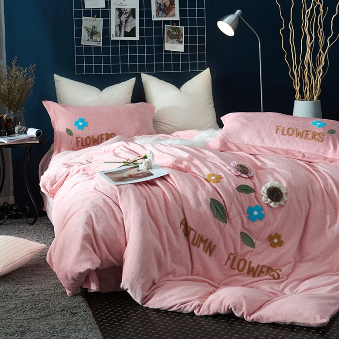 91家纺网 家纺一手货源 找家纺 梵克保罗 2024新款秋冬婴儿绒卡通轻奢刺绣四件套 伊诗曼-玉