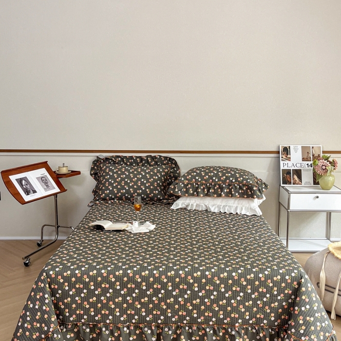 91家纺网 家纺一手货源 找家纺 上喜 热卖双面全棉水洗韩系小碎花全棉床盖 那年花开