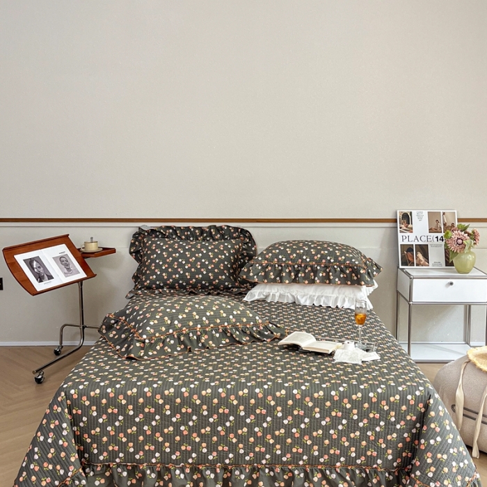 91家纺网 家纺一手货源 找家纺 上喜 热卖双面全棉水洗韩系小碎花全棉床盖 那年花开