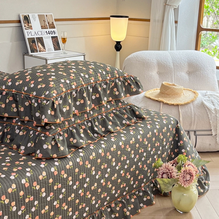 91家纺网 家纺一手货源 找家纺 上喜 热卖双面全棉水洗韩系小碎花全棉床盖 那年花开