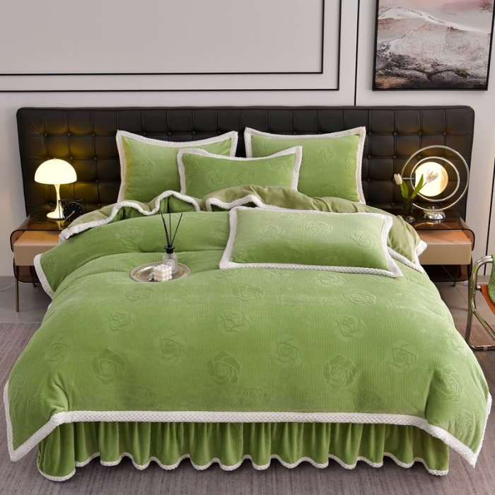 91家纺网 家纺一手货源 找家纺 馨梦缘 2025轻奢宽边纯色A类牛奶绒雕花四件套 贵族-山茶花苹果绿