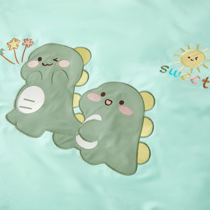 91家纺网 家纺一手货源 找家纺 荷马之梦 新款60S长绒棉绣花儿童幼儿园三件套宝宝午睡六件套（萌享） 恐龙伙伴