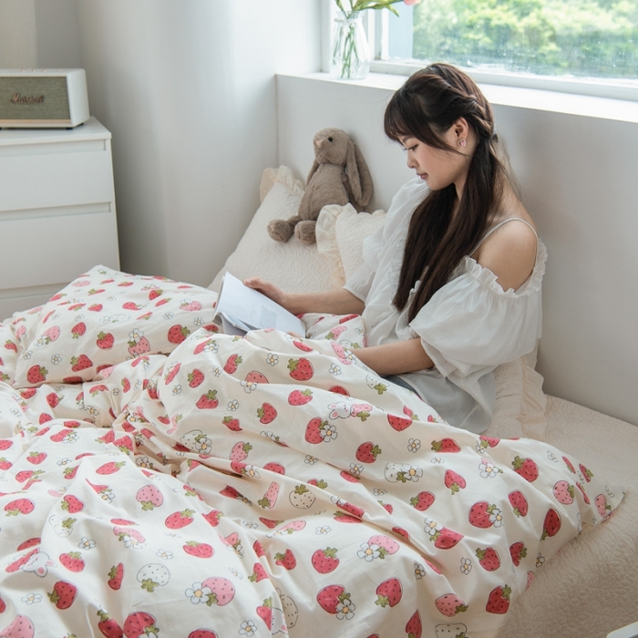 91家纺网 家纺一手货源 找家纺 洋铭区 2023新款全棉单品被套 草莓粉粉