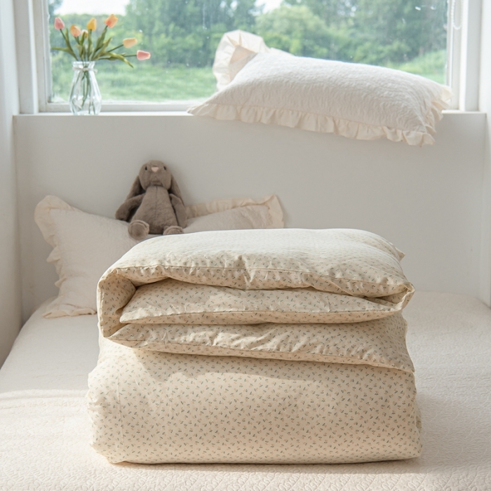 91家纺网 家纺一手货源 找家纺 洋铭区 2023新款全棉单品被套 淡雅小碎花