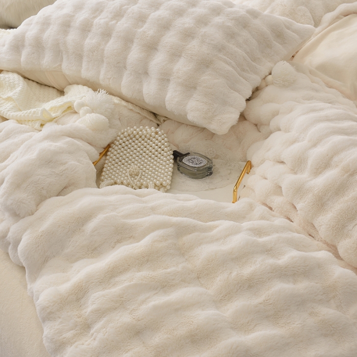 91家纺网 家纺一手货源 找家纺 启优家纺 2023新款泡芙兔毛绒四件套 象牙白