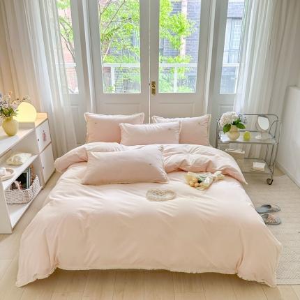 91家纺网 家纺一手货源 找家纺 婳庭 2023新款全棉印花流苏四件套-场景二 粉墨