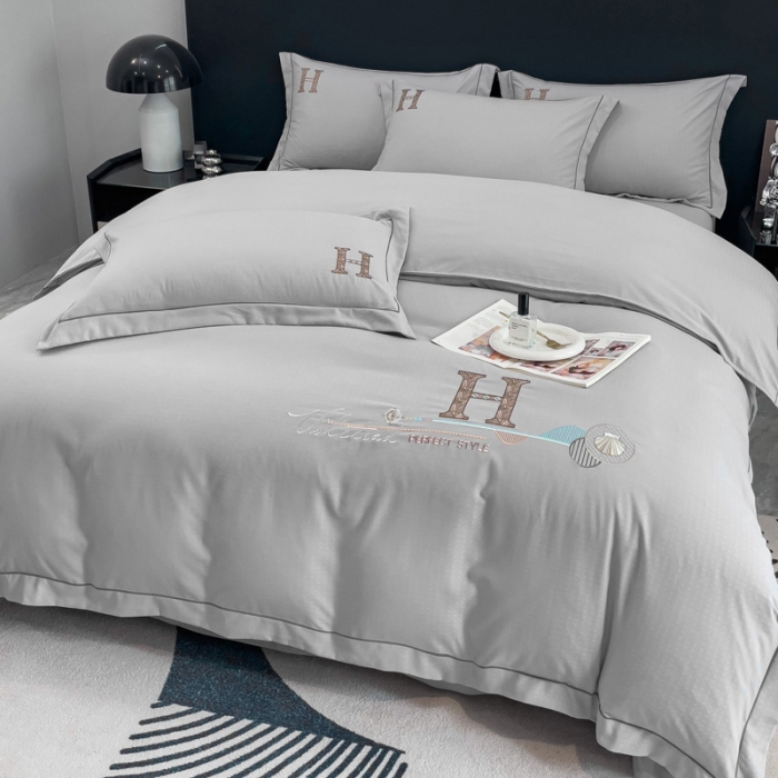 91家纺网 家纺一手货源 找家纺 靓生活 2023新款欧曼系列锦棉提花刺绣四件套 欧曼-灰色