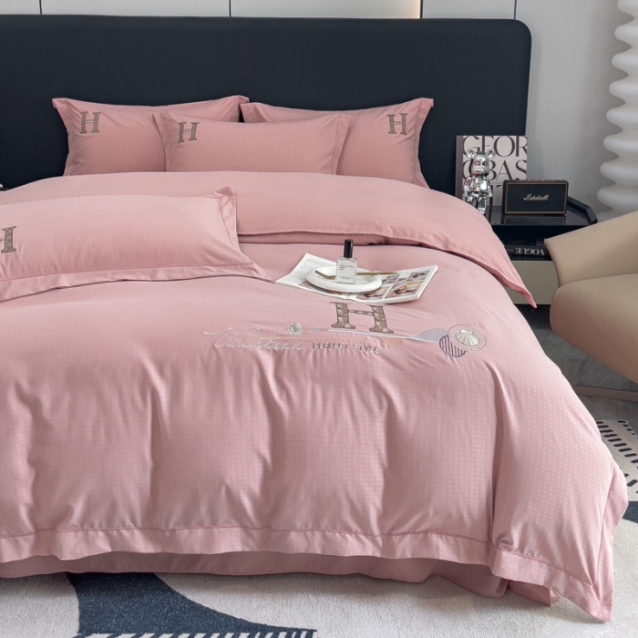 91家纺网 家纺一手货源 找家纺 靓生活 2023新款欧曼系列锦棉提花刺绣四件套 欧曼-藕粉