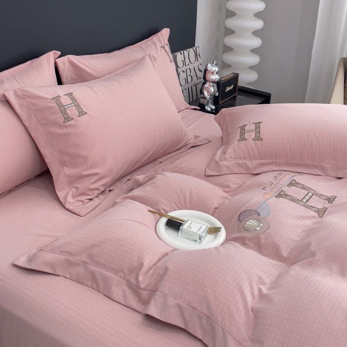 91家纺网 家纺一手货源 找家纺 靓生活 2023新款欧曼系列锦棉提花刺绣四件套 欧曼-藕粉