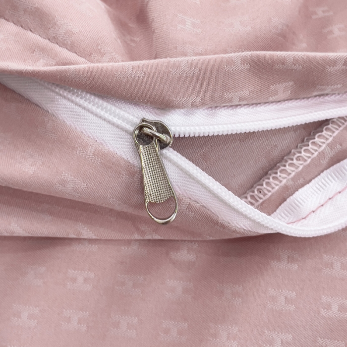 91家纺网 家纺一手货源 找家纺 靓生活 2023新款欧曼系列锦棉提花刺绣四件套 欧曼-藕粉