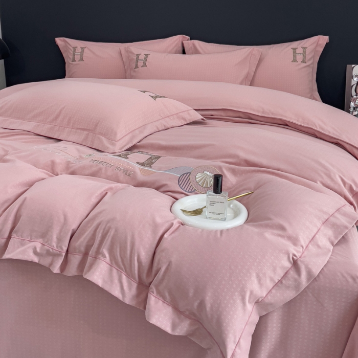 91家纺网 家纺一手货源 找家纺 靓生活 2023新款欧曼系列锦棉提花刺绣四件套 欧曼-藕粉