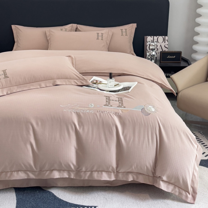 91家纺网 家纺一手货源 找家纺 靓生活 2023新款欧曼系列锦棉提花刺绣四件套 欧曼-浅咖