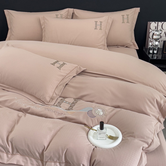 91家纺网 家纺一手货源 找家纺 靓生活 2023新款欧曼系列锦棉提花刺绣四件套 欧曼-浅咖