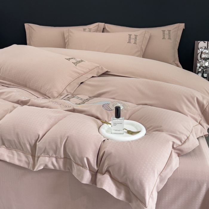 91家纺网 家纺一手货源 找家纺 靓生活 2023新款欧曼系列锦棉提花刺绣四件套 欧曼-浅咖