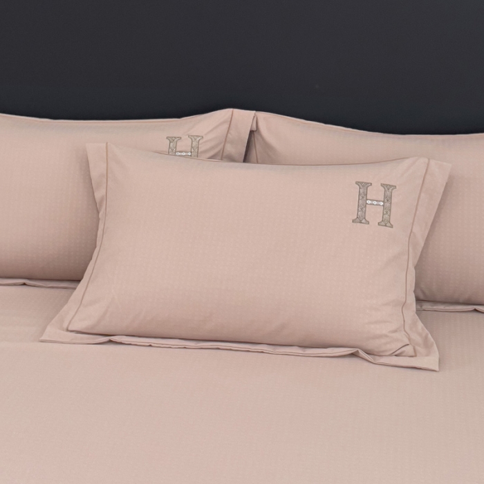 91家纺网 家纺一手货源 找家纺 靓生活 2023新款欧曼系列锦棉提花刺绣四件套 欧曼-浅咖