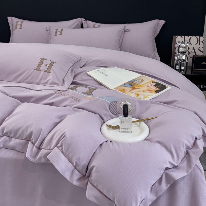 91家纺网 家纺一手货源 找家纺 靓生活 2023新款欧曼系列锦棉提花刺绣四件套 欧曼-浅紫