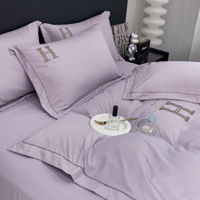 91家纺网 家纺一手货源 找家纺 靓生活 2023新款欧曼系列锦棉提花刺绣四件套 欧曼-浅紫