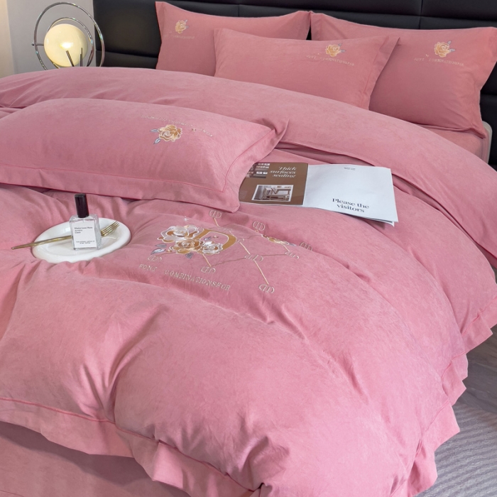 91家纺网 家纺一手货源 找家纺 靓生活 2023新款爱丽丝系列锦棉提花刺绣四件套 爱丽丝-豆沙