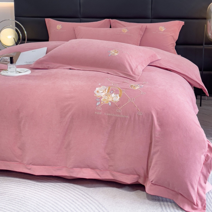 91家纺网 家纺一手货源 找家纺 靓生活 2023新款爱丽丝系列锦棉提花刺绣四件套 爱丽丝-豆沙