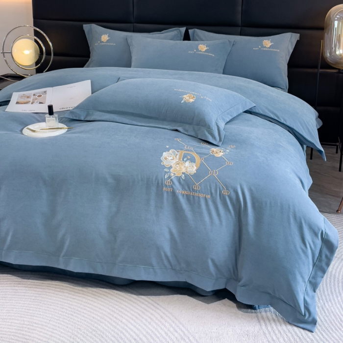 91家纺网 家纺一手货源 找家纺 靓生活 2023新款爱丽丝系列锦棉提花刺绣四件套 爱丽丝-景泰蓝