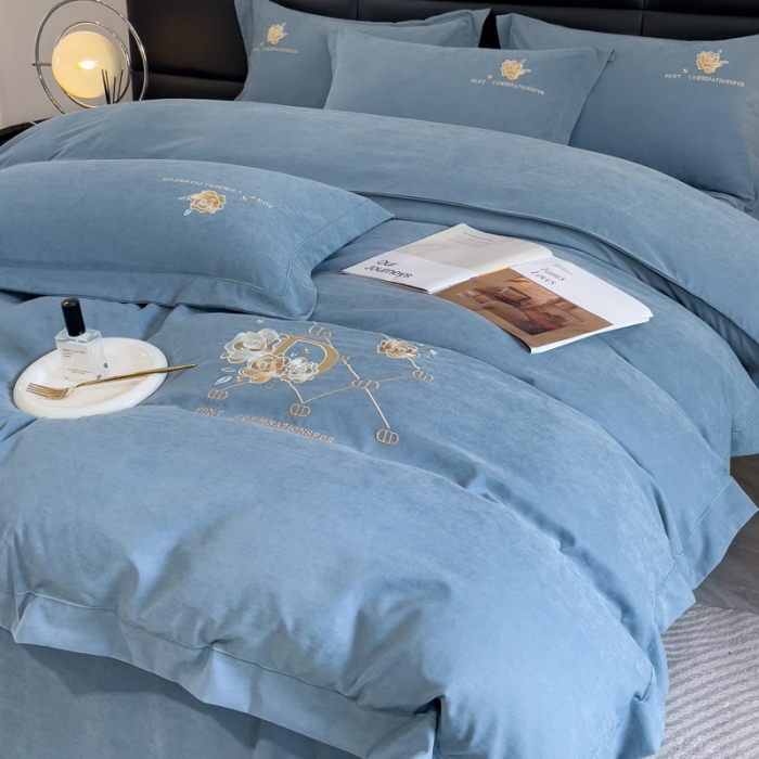 91家纺网 家纺一手货源 找家纺 靓生活 2023新款爱丽丝系列锦棉提花刺绣四件套 爱丽丝-景泰蓝