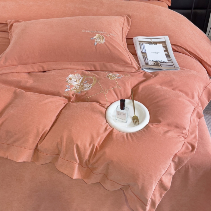 91家纺网 家纺一手货源 找家纺 靓生活 2023新款爱丽丝系列锦棉提花刺绣四件套 爱丽丝-桔色