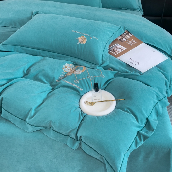 91家纺网 家纺一手货源 找家纺 靓生活 2023新款爱丽丝系列锦棉提花刺绣四件套 爱丽丝-香槟蓝