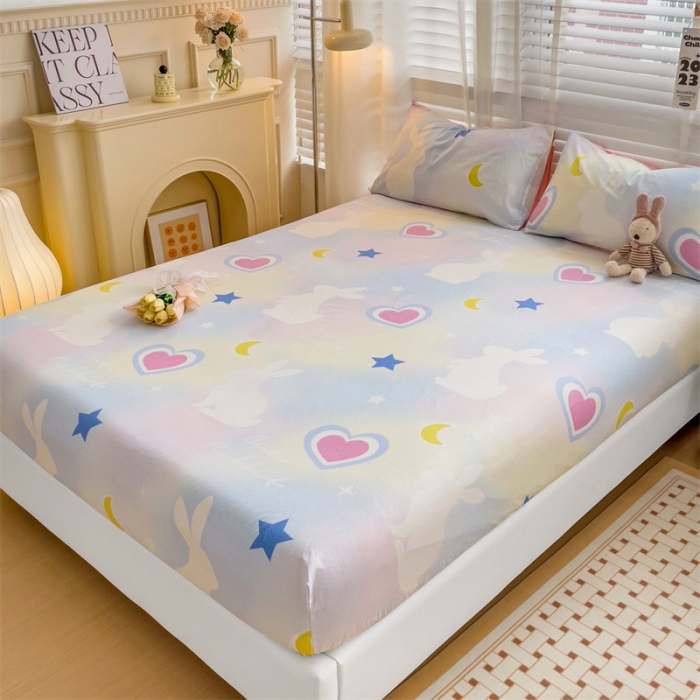 91家纺网 家纺一手货源 找家纺 名兮 2023新款全棉印花床笠 爱心兔