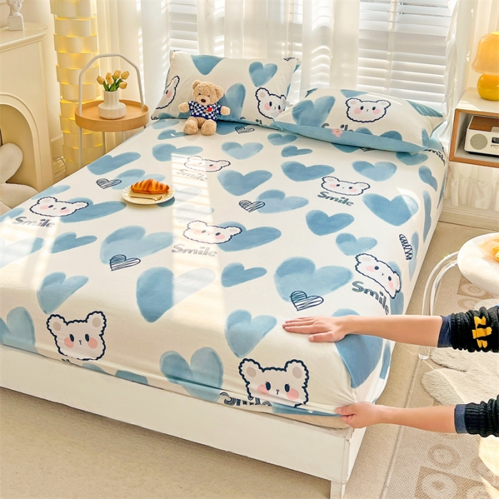 91家纺网 家纺一手货源 找家纺 名兮 2023新款全棉印花床笠 波波熊