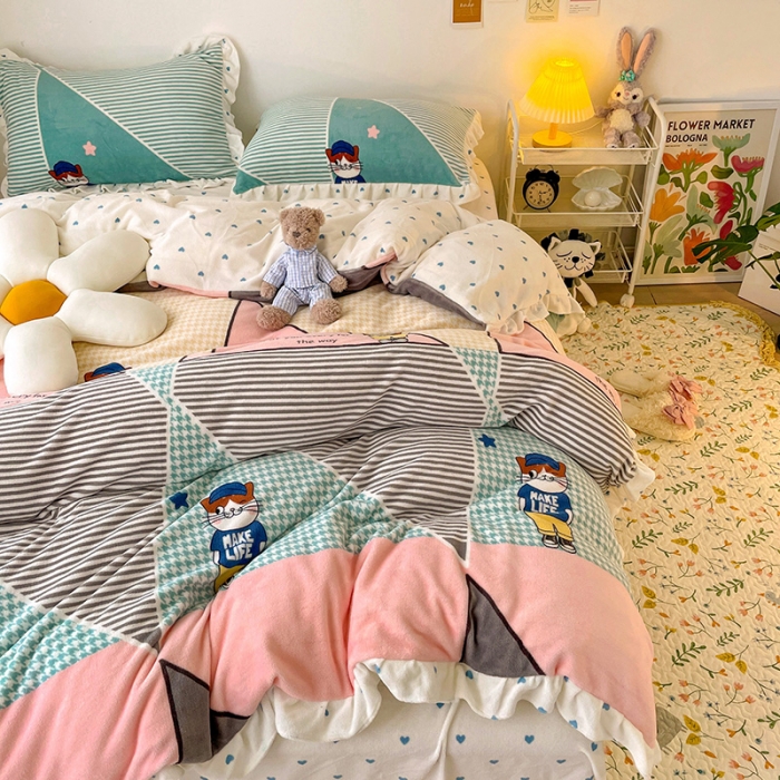 91家纺网 家纺一手货源 找家纺 梵克保罗 2024秋冬新品韩版印花牛奶绒花边款四件套 布兰妮