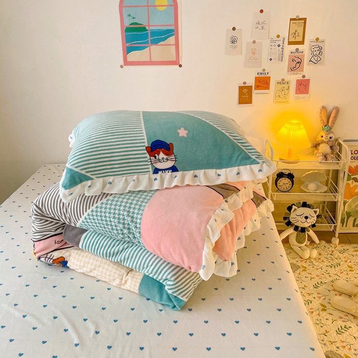 91家纺网 家纺一手货源 找家纺 梵克保罗 2024秋冬新品韩版印花牛奶绒花边款四件套 布兰妮