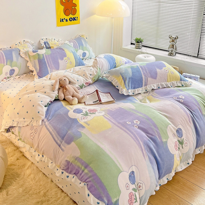 91家纺网 家纺一手货源 找家纺 梵克保罗 2024秋冬新品韩版印花牛奶绒花边款四件套 花园里