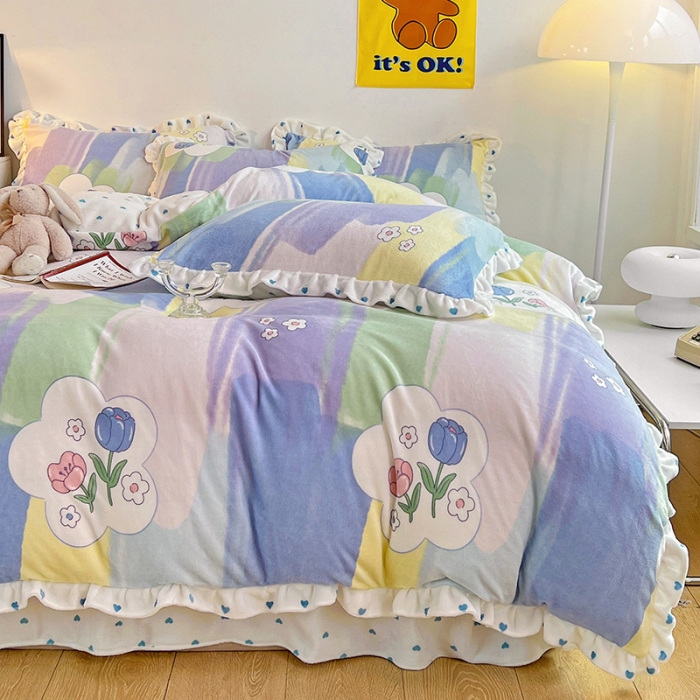 91家纺网 家纺一手货源 找家纺 梵克保罗 2024秋冬新品韩版印花牛奶绒花边款四件套 花园里