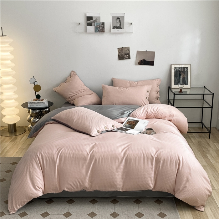 91家纺网 家纺一手货源 找家纺 古吉梦 2023新款A类抗菌防螨纽扣提花四件套磨毛秋冬款 豆沙粉+流光灰