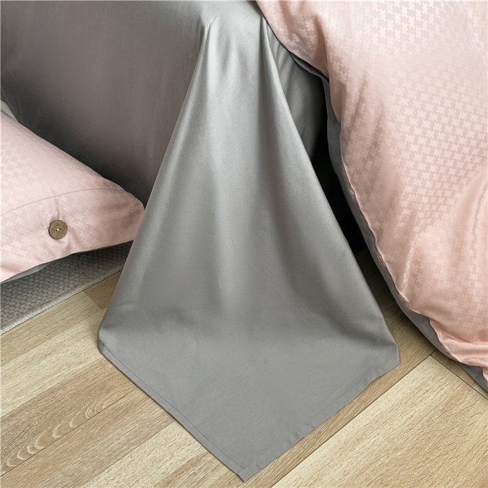 91家纺网 家纺一手货源 找家纺 古吉梦 2023新款A类抗菌防螨纽扣提花四件套磨毛秋冬款 豆沙粉+流光灰