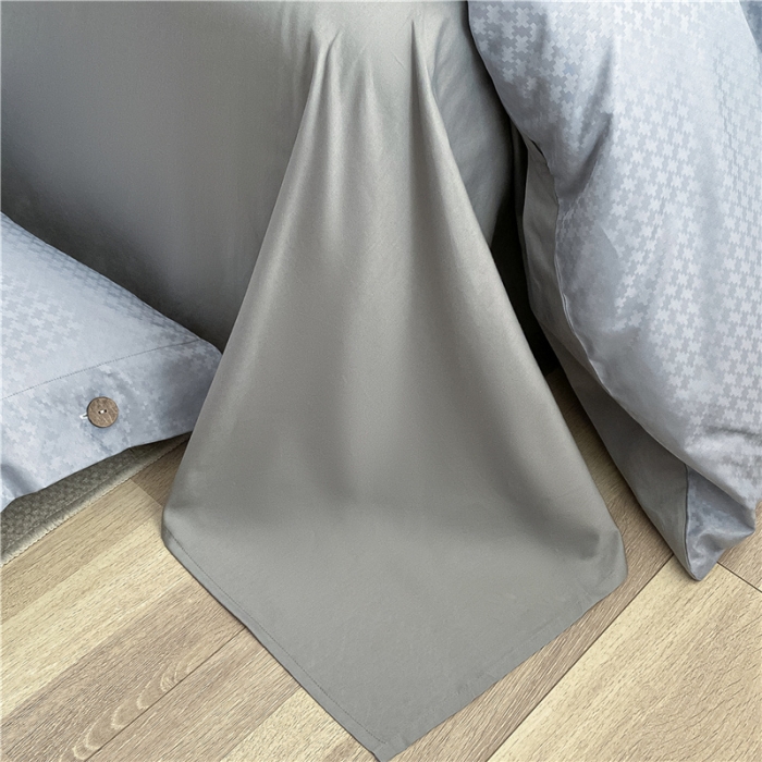 91家纺网 家纺一手货源 找家纺 古吉梦 2023新款A类抗菌防螨纽扣提花四件套磨毛秋冬款 海青+浅灰