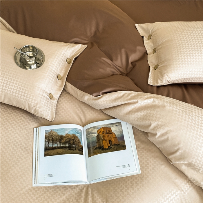 91家纺网 家纺一手货源 找家纺 古吉梦 2023新款A类抗菌防螨纽扣提花四件套磨毛秋冬款 香槟金+棕咖