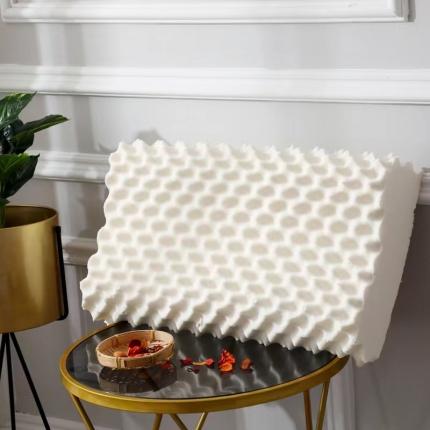 91家纺网 家纺一手货源 找家纺 （总）歌历斯 2023新款乳胶枕颗粒枕琅琊乳胶枕平滑乳胶枕