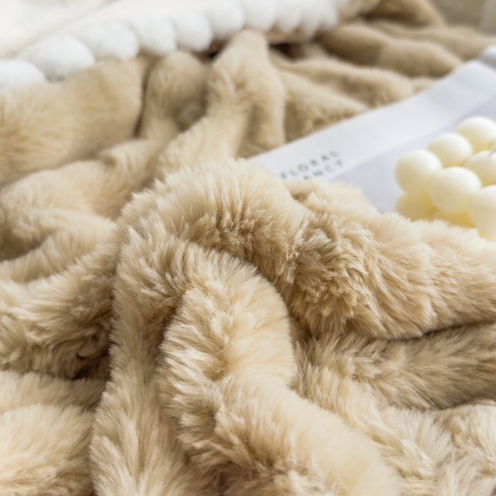 91家纺网 家纺一手货源 找家纺 潮邦创意家居 泡泡绒兔绒暖阳绒球毛毯子盖毯睡毯 球兔-卡其