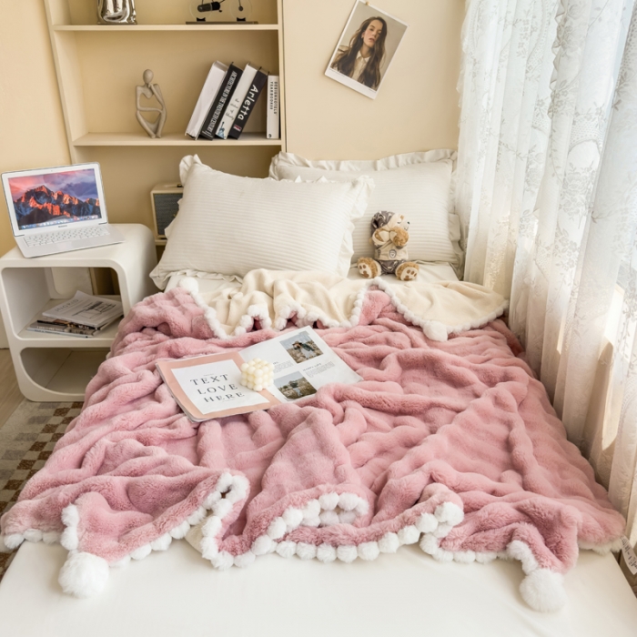 91家纺网 家纺一手货源 找家纺 潮邦创意家居 泡泡绒兔绒暖阳绒球毛毯子盖毯睡毯 球兔-沙粉